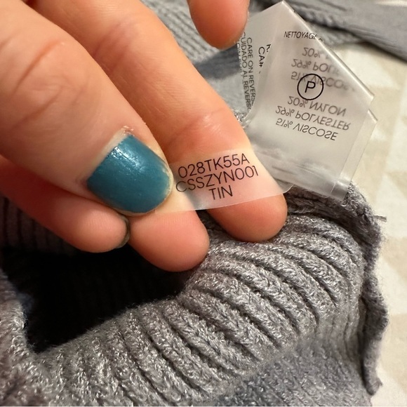 Calvin Klein tin gray cropped vneck sweater nwot - Picture 6 of 7